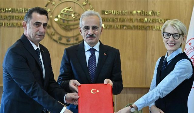 Türkiye ve İngiltere Arasında Hidrojen Yakıtlı Tren İşbirliği Başladı