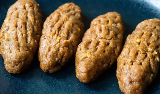 Bayrama Tam Ölçülü Kalburabastı Tarifi: Kıyır Kıyır ve Leziz