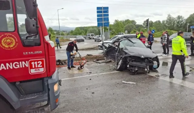 Sakarya’da Can Pazarı: Tır, Otomobil ve Minibüsün Karıştığı Zincirleme Kazada 4’ü Ağır 6 Yaralı