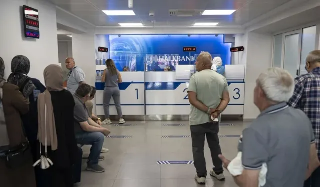 TOKİ Konutlarına Rekor İlgi: Açık Satış Kampanyasında Bankalarda Uzun Kuyruklar