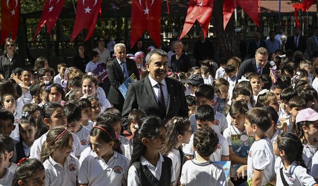 Yaz Tatiline Kitap Çağrısı! Bakan Tekin’den Öğrencilere ve Velilere Dikkat Çeken Mesajlar