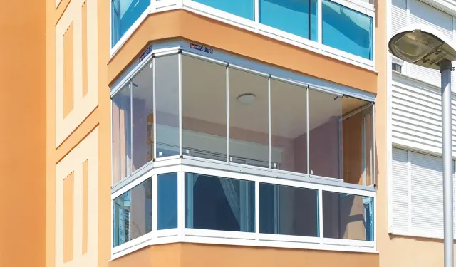 Cam Balkon Yaptırmadan Önce Bir Kez Daha Düşünün: İzinsiz Uygulamalar Yıkıma Kadar Giden Süreç Başlatabiliyor