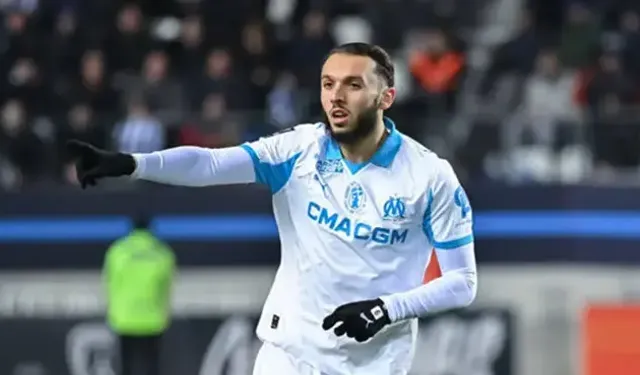 Transfer Piyasası Alev Aldı! Fenerbahçe'den Golcü Hamlesi, Süper Lig'de Hareketli Saatler