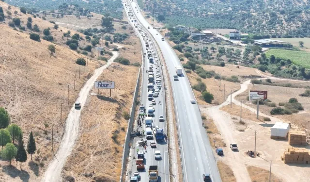 Aydın-Muğla Yolunda Peş Peşe Kaza! Tıra Çarpan Otomobilde Baba ve Kızı Ağır Yaralandı