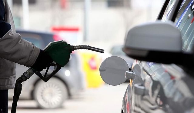 Akaryakıtta Yeni Dönem Başlıyor: Benzin Fiyatına Çift Haneli Zam Gündemde