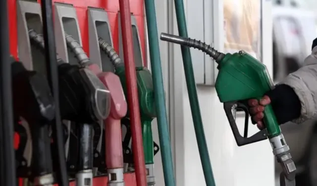 Motorin Fiyatlarında Beklenen Değişim: 4,09 TL İndirim İçin Geri Sayım Başladı