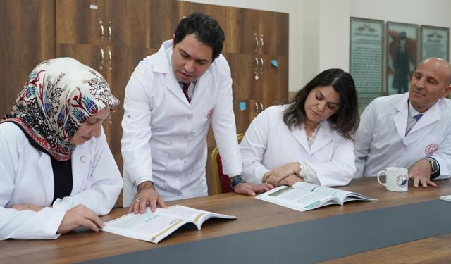 Öğretmenlerin Önlüklerinde Yeni Dönem Başlıyor! MEB Tüm Türkiye İçin Standartları Belirledi