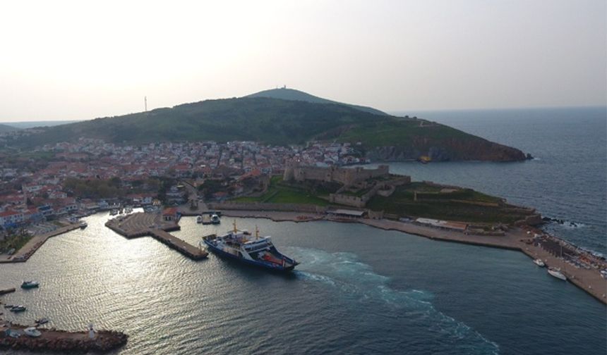 The Guardian listede tavsiye ettiği 10 adanın, bozulmamış, huzurlu, tenha sahilleri ile öne çıktığını belirtti. ikinci sırada yer alan Bozcaada için...