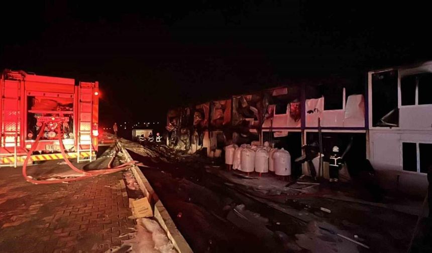Kahramanmaraş’ta 400 işçinin kaldığı konteynerdeki yangın söndürüldü