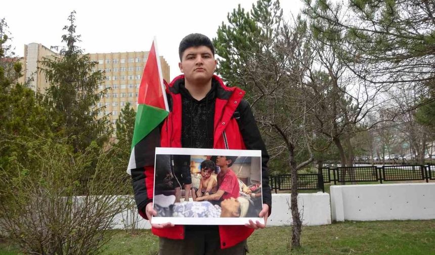 Sivas’ta üniversite öğrencileri Filistin için yürüdü
