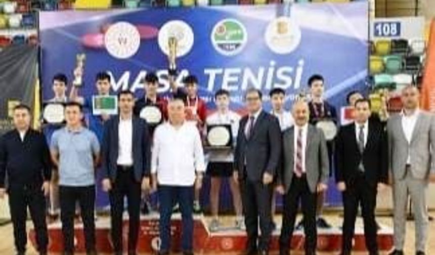 Başkan Çolakbayrakdar: "Sporcularımızla dünya şampiyonluklarına yelken açıyoruz"