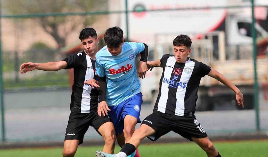 Burhaniye Belediyespor U-18 Takımı Türkiye Şampiyonası’na hazır