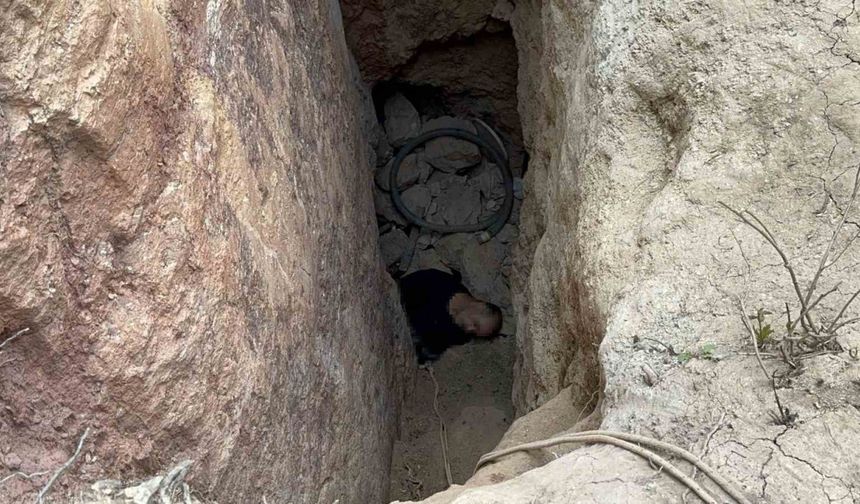 Define ararken mağarayı çökerttiler... 3 kişinin cansız bedenine ulaşıldı