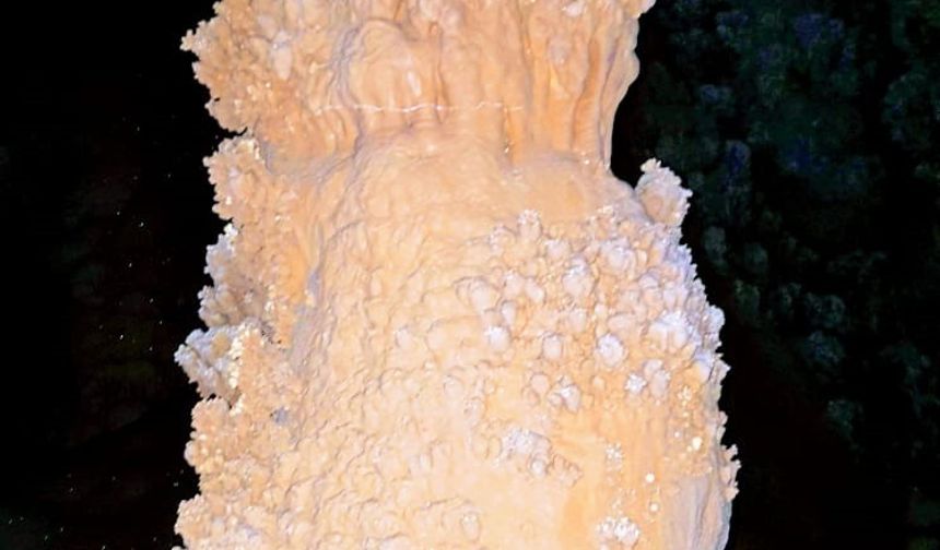 Elazığ’da insan figürünü andıran milyonlarca yıllık oluşumlar hayranlık oluşturuyor