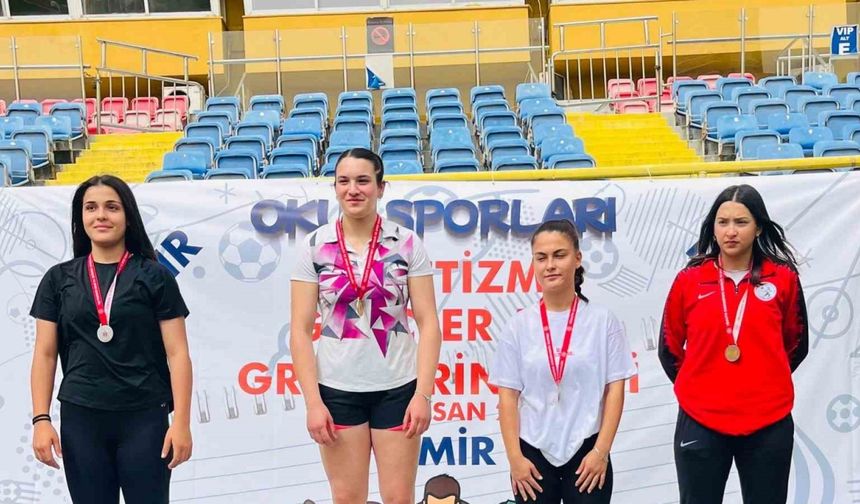 Erdek Atletik NYZ Spor Kulübü sporcuları, İzmir’de dereceler elde etti