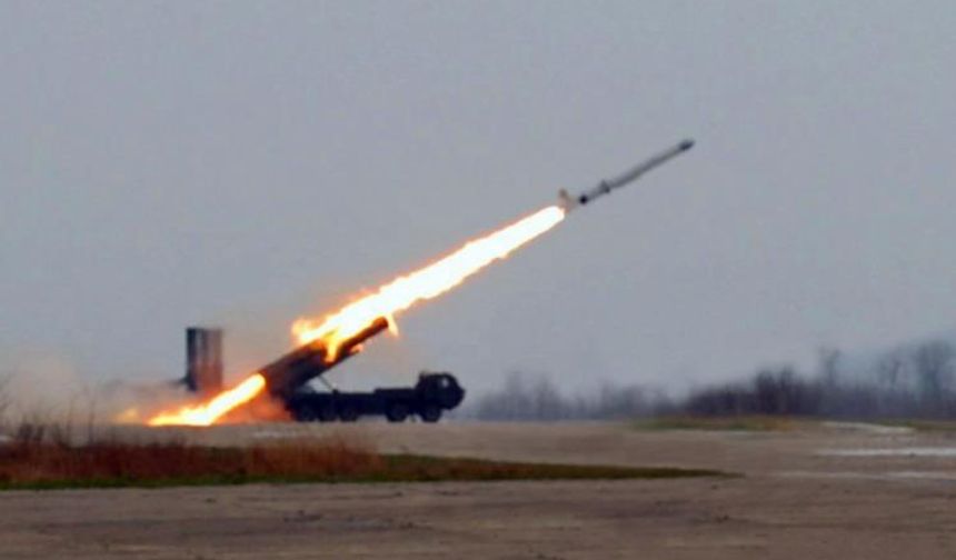 Kuzey Kore, süper büyük savaş başlığı ile yeni tip uçaksavar füzesini test etti