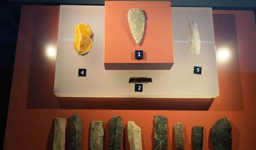 MÖ 5900’lü yıllara ait volkanik cam kaya Samsun Müzesi’nde sergileniyor