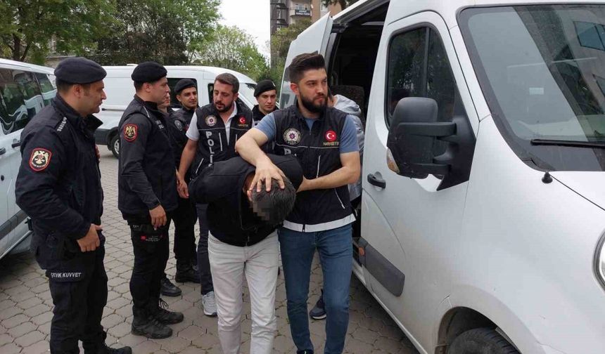 Samsun’da uyuşturucu operasyonunda gözaltına alınan 7 kişi adliyeye sevk edildi