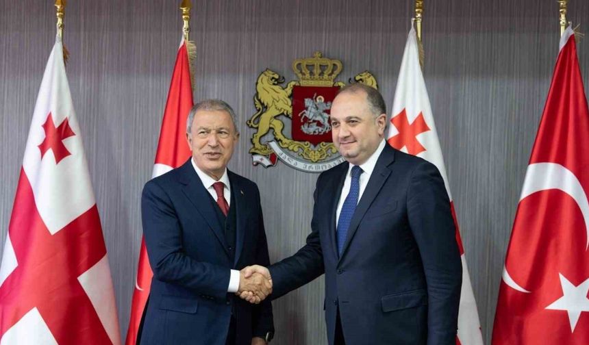 TBMM Milli Savunma Komisyonu Başkanı Akar, Gürcistan Savunma Bakanı ile görüştü