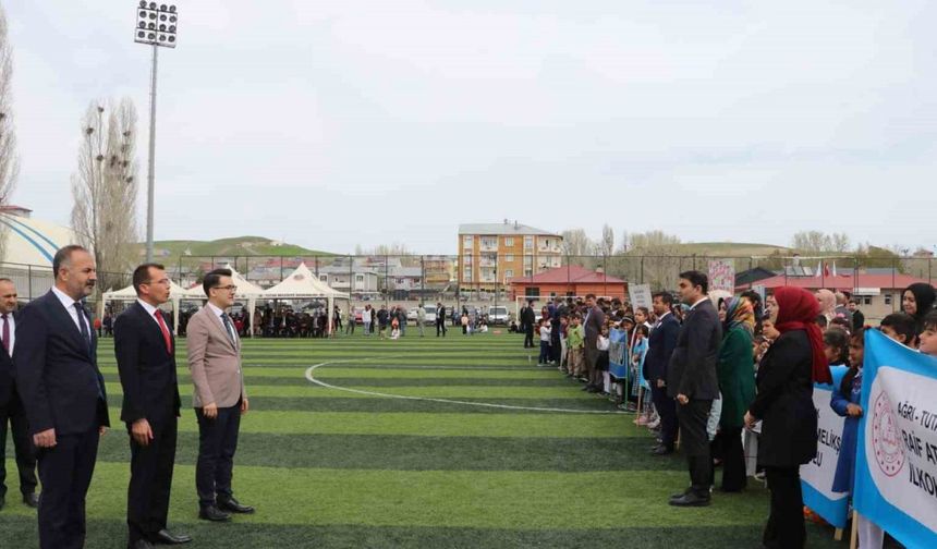 Tutak’ta 23 Nisan çocuk bayramı törenle kutlandı