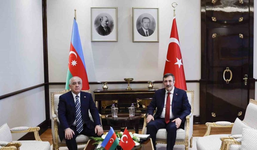 Cumhurbaşkanı Yardımcısı Yılmaz, Azerbaycan Başbakanı Asadov ile görüştü