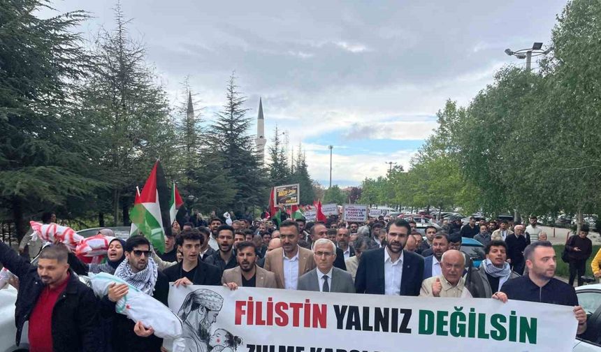 Eskişehir Osmangazi Üniversitesinde Filistin’e destek yürüyüşü gerçekleştirildi