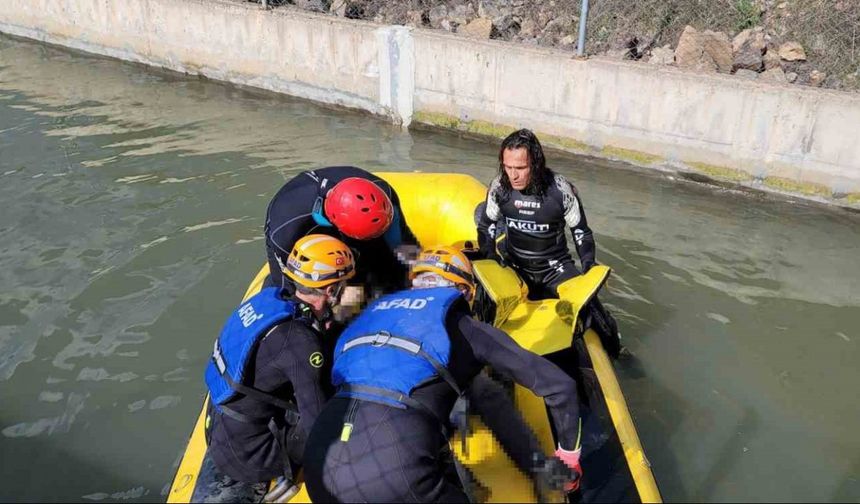 Giresun’da su kanalına uçan araçta kaybolan 2 kişinin cansız bedenine ulaşıldı