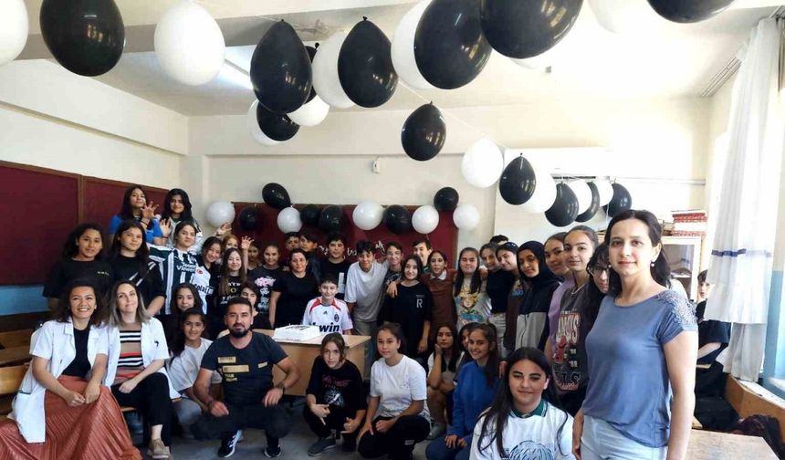 Ortaokul öğrencileri, sobadan yanan arkadaşlarına doğum günü sürprizi yaptı