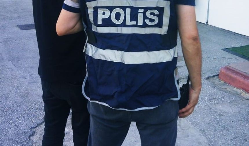 14 farklı dosyadan 10 yıl 22 gün hapis cezası ile aranan şahsı polis yakaladı