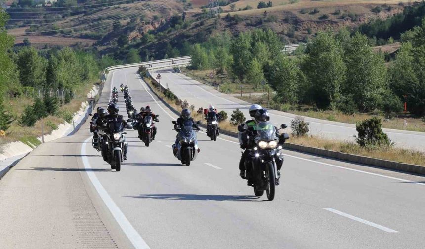 340 kilometrelik İstiklal Yolu’ndaki motosiklet sürüşü ikinci gününde devam ediyor