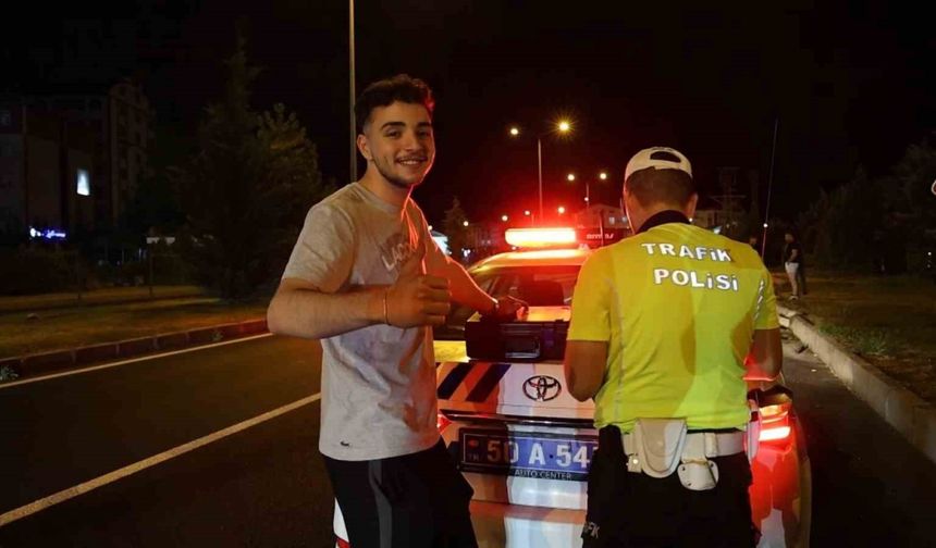 Alkollü sürücü aracı kendisinin kullanmadığını söyledi, kamera kayıtlarını izleyince ikna oldu