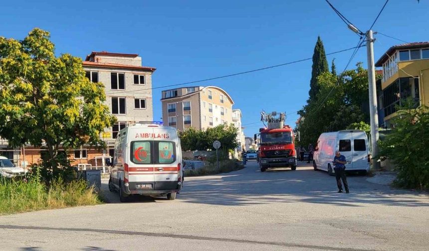 Burdur’da müştemilatta çıkan yangın eve sıçramadan söndürüldü