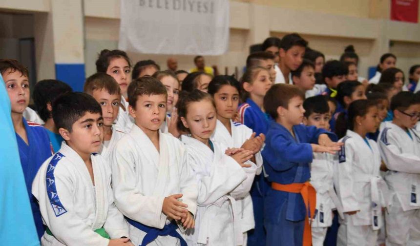 Genç judo ve taekwondocular sertifikalarını aldı