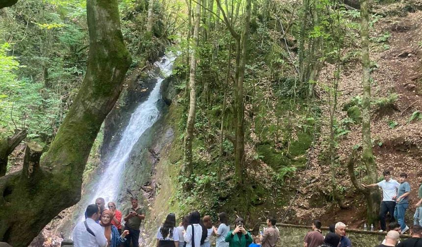 Gençler Düzce’yi gezdi