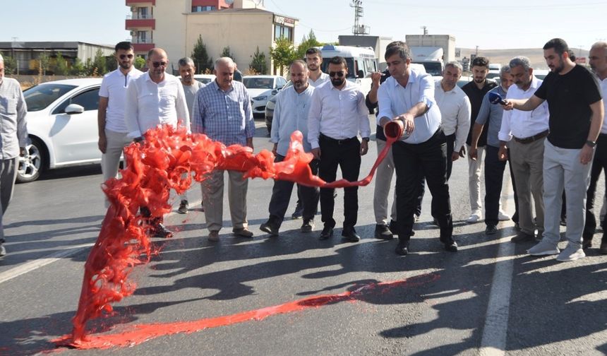 HÜDA PAR heyeti 4 kişinin öldüğü yolu trafiğe kapatarak tepki gösterdi