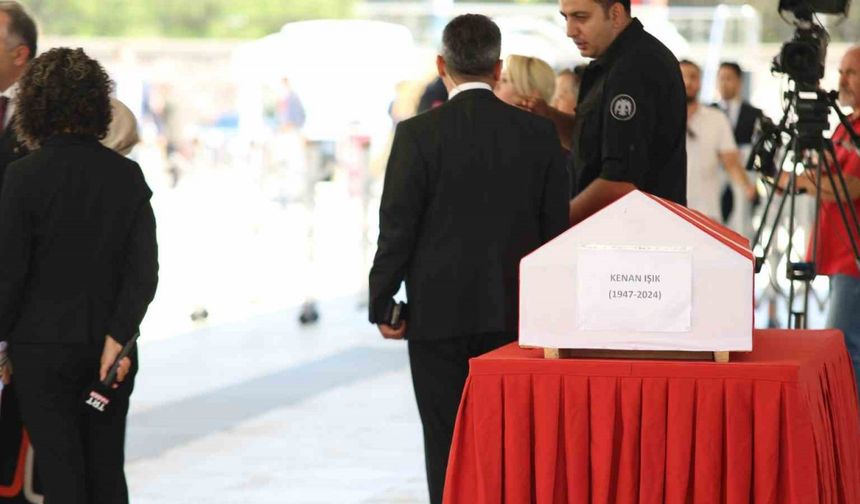 Kenan Işık, Ankara’da son yolculuğuna uğurlandı