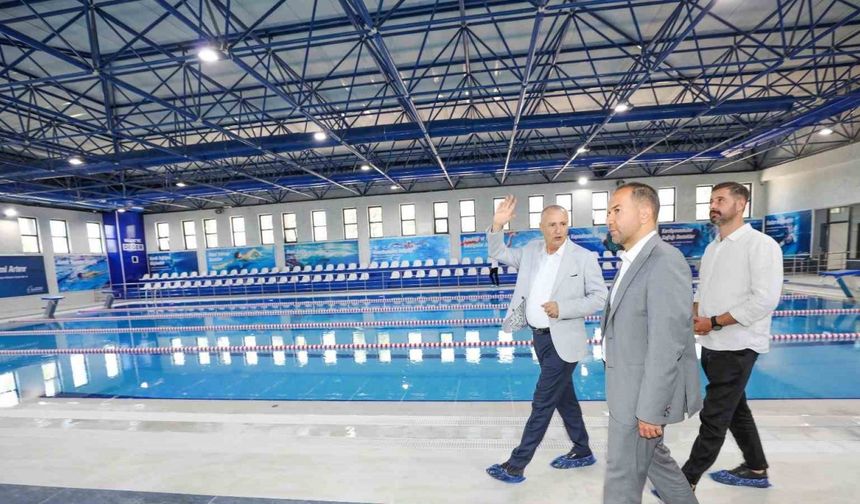 Niğde Yarı Olimpik yüzme Havuzu hizmete girdi