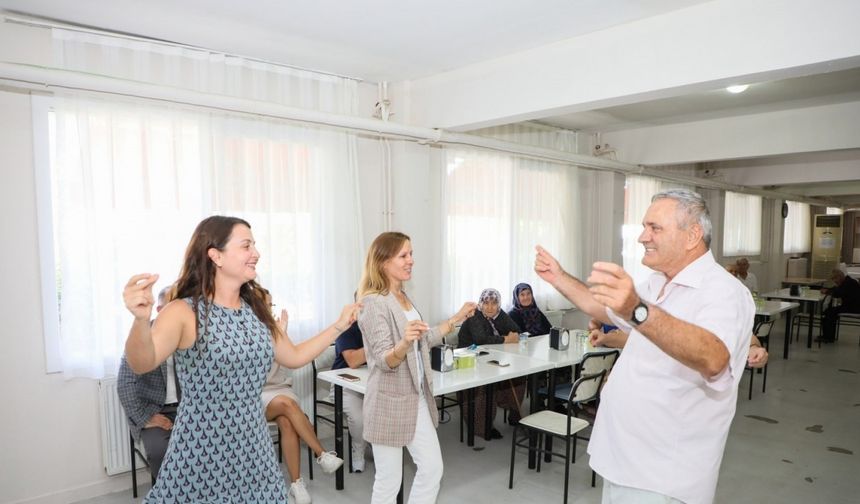 Yunusemre’den huzurevi sakinlerine özel konser