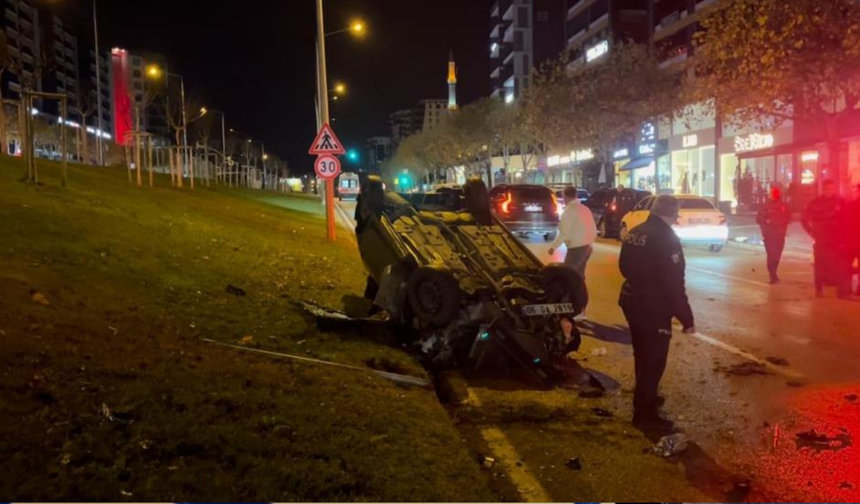 Bursa’da Feci Kaza: Otomobil Refüje Çarptı, Takla Attı