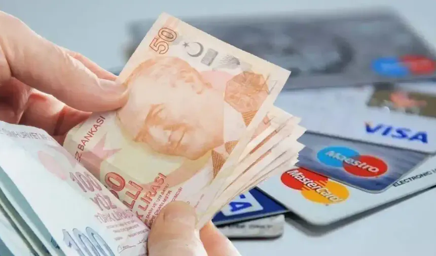 Akbank’tan Çifte Hamle: Yeni Müşteriye 100 Bin TL Kredi, Emekliye 50 Bin TL’yi Aşan Avantaj