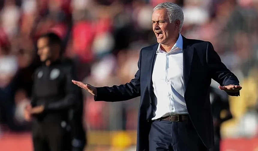 Mourinho'ya Benfica'da Şok Başlangıç: Taraftar Islıklayarak Tepki Gösterdi