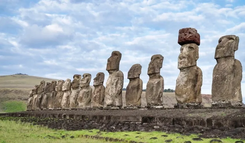 Taş Devri Mühendisliği: Paskalya Adası'nın Dev Heykelleri Gerçekten Yürümüş!