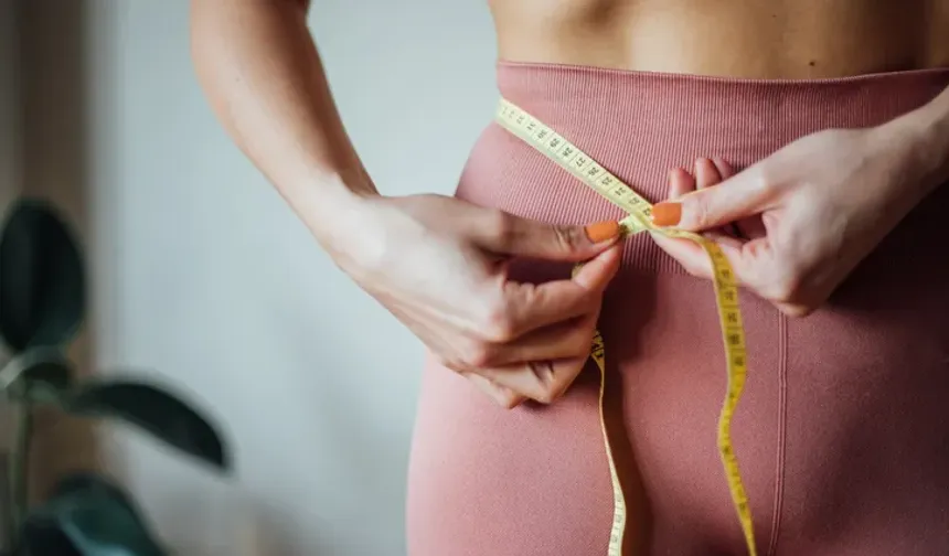 Doğal Alışkanlıklarla 6 Ayda 27 Kilo: Genç Kadının Sırrı Sosyal Medyada Gündem Oldu