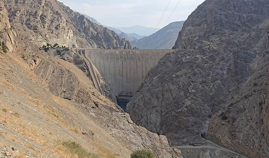İran’ın Kuraklıkla Mücadelesinde Yeni Hamle: Dev Deniz Suyu Hattı Genişliyor