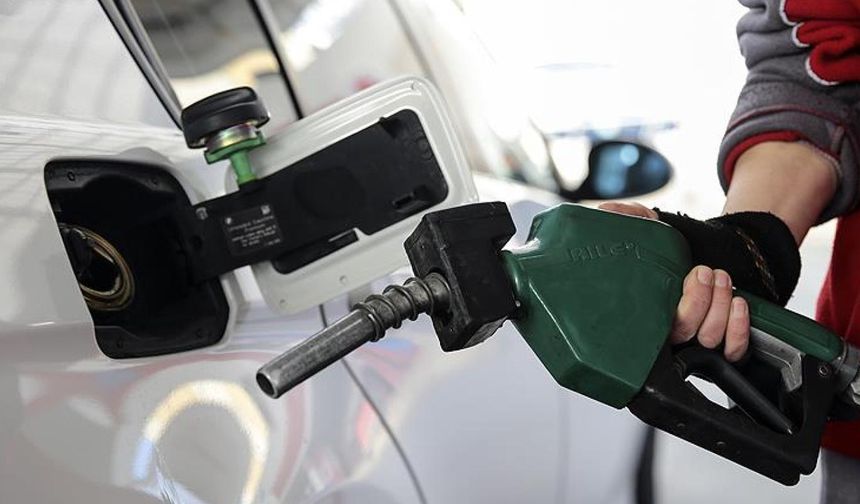 Akaryakıta Vergi Darbesi: ÖTV Artışı Pompa Fiyatlarını Yukarı Taşıdı