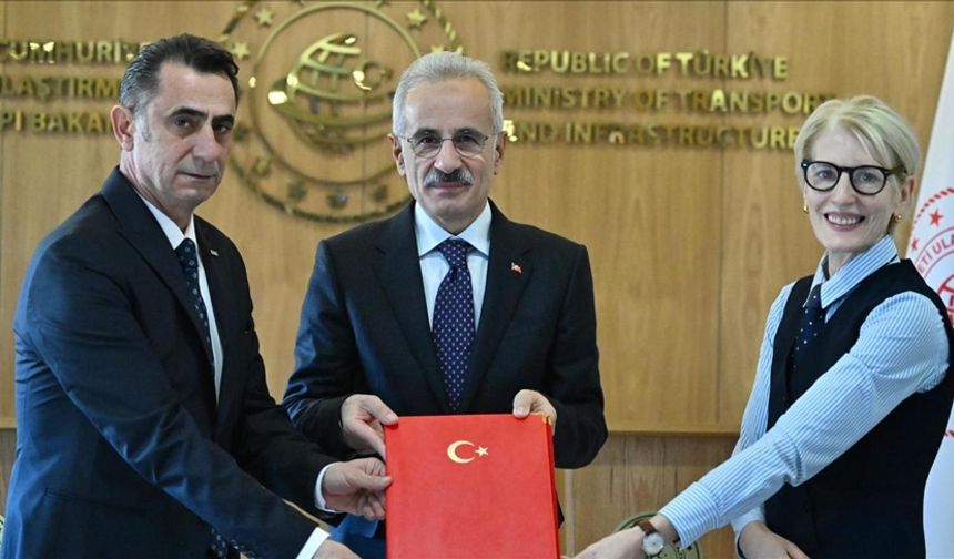 Türkiye ve İngiltere Arasında Hidrojen Yakıtlı Tren İşbirliği Başladı