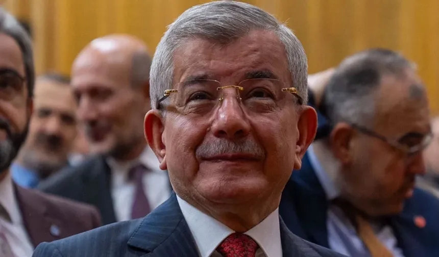 Emekliye “Bir Maaş Fazlası” Önerisi: Ahmet Davutoğlu’ndan İkramiye ve Laiklik Mesajı