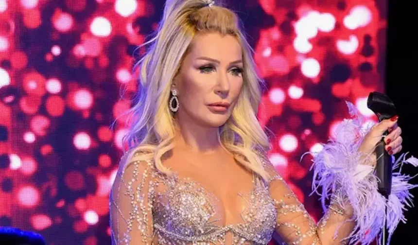 Moda Tartışması Yeniden Alevlendi: Seda Sayan’dan Olay Yaratan ‘Çorap’ Çıkışı