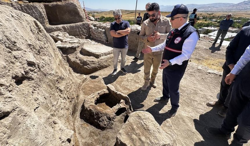 Elazığ’da 5 Bin Yıllık İnanç Merkezi Gün Yüzüne Çıkarıldı: Tunç Çağı’na Ait Tapınak ve Kutsal Yapılar Heyecan Yarattı