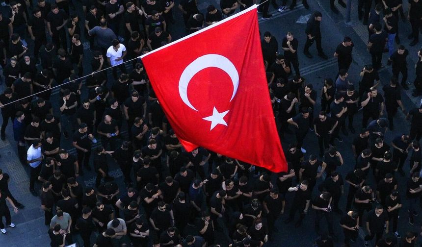 15 Temmuz’da Metrobüs Güzergâhı Değişiyor: İstanbul’da Bazı Duraklar Geçici Olarak Kapatılacak